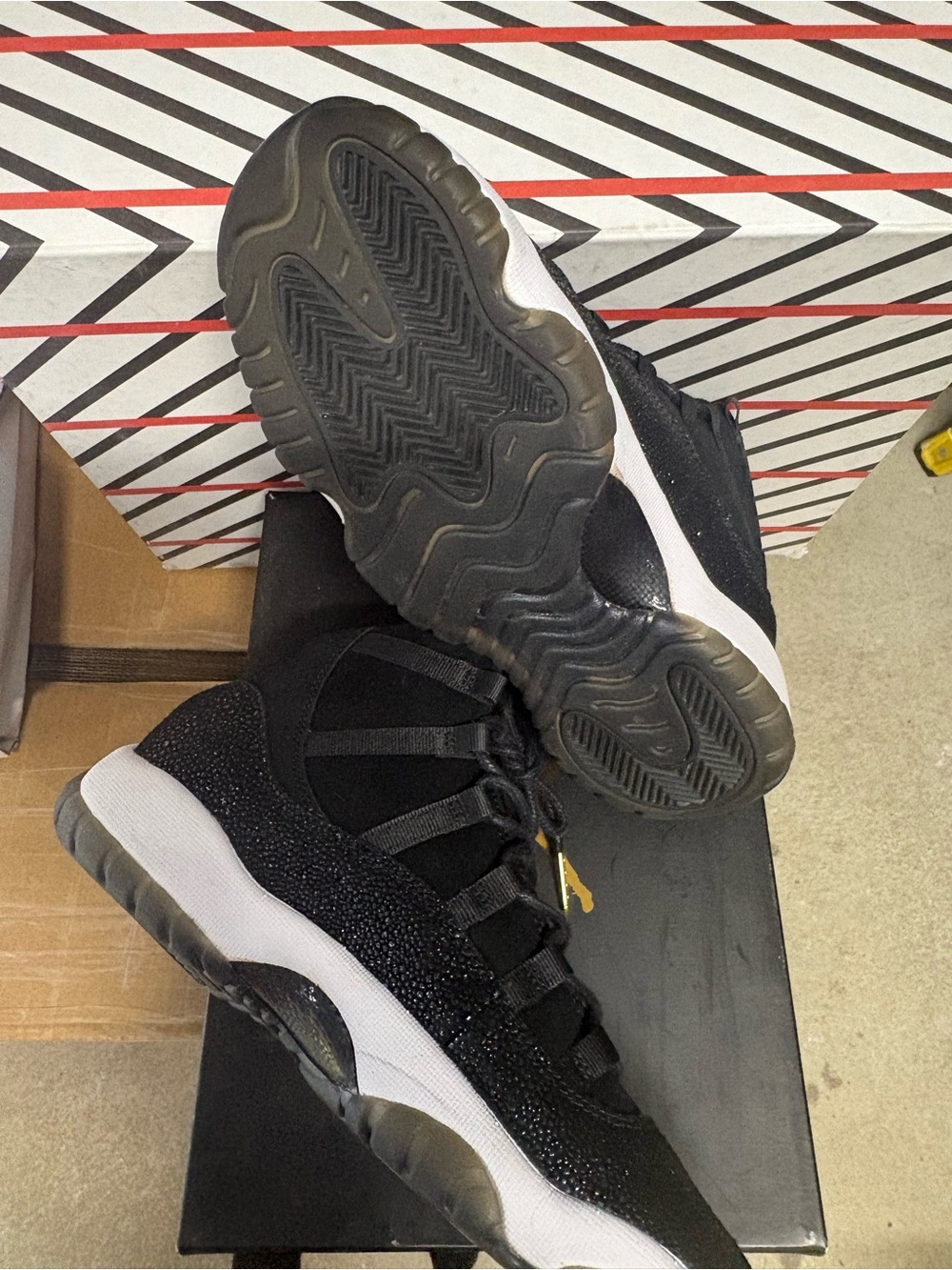 Nike Air Jordan 11 Retro Premium Heiress
7w
5.5m
5.5 y - Picture 3 of 3